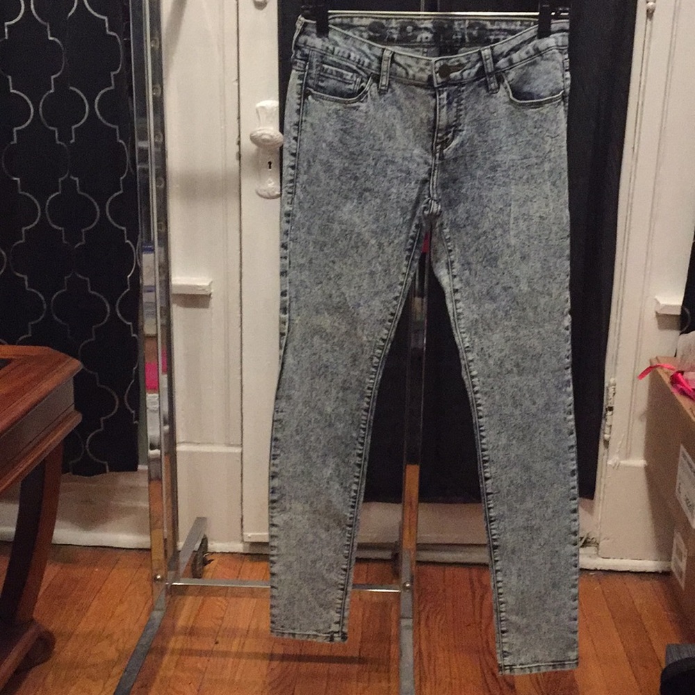 NEW SONG STONEWASHED JEANS SIZE 5
